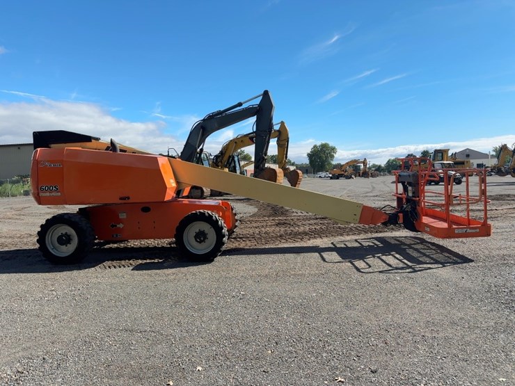 2015-jlg-600s-image-6