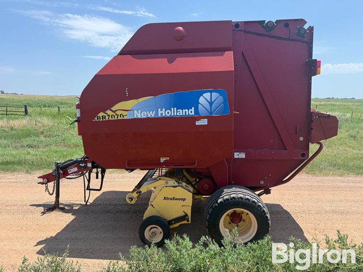 2014-new-holland-br7070-image-8
