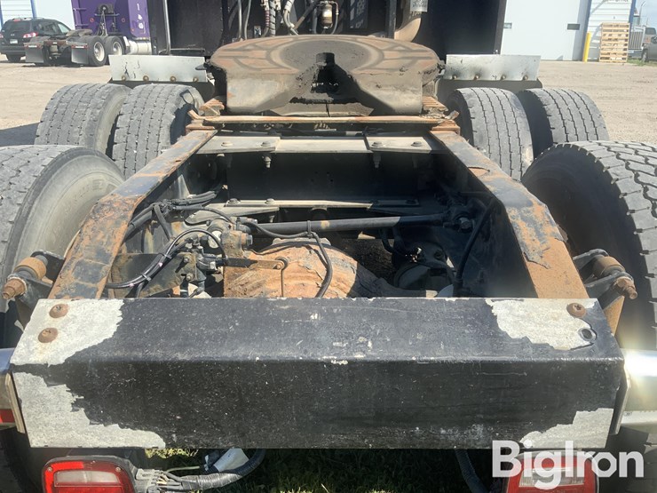 2015-peterbilt-579-image-15