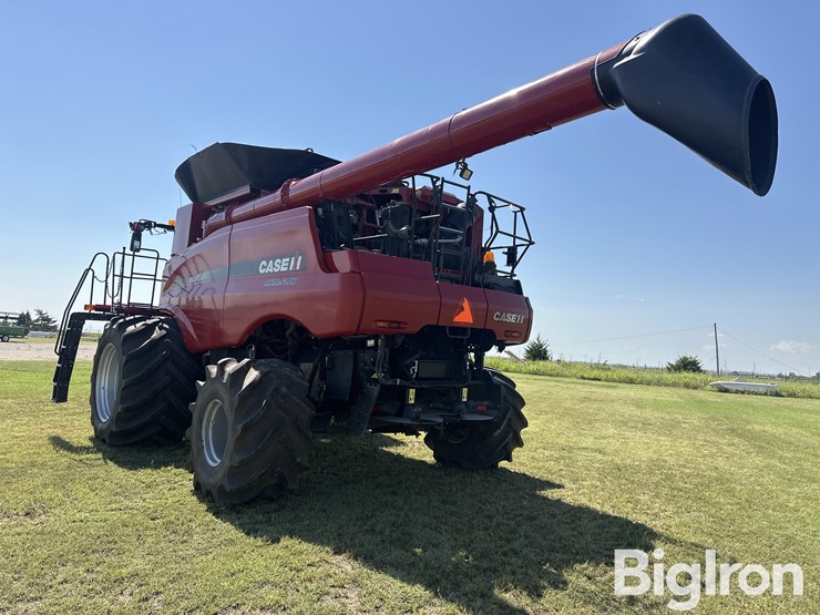 2016-case-ih-8240-image-7