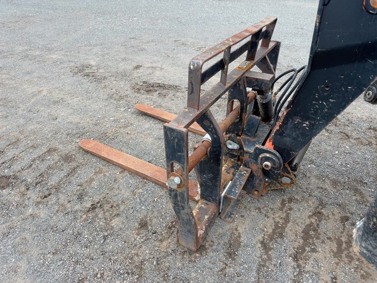 2012-jlg-g10-55a-image-10