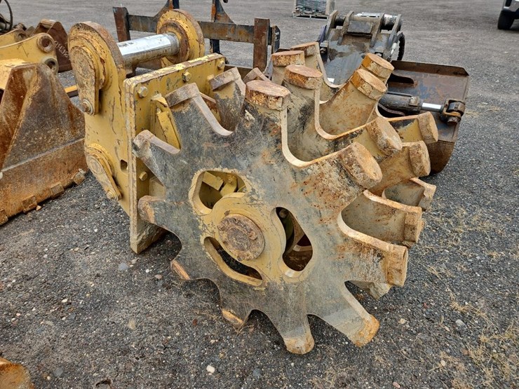 rockland-30"-padfoot-compactor-wheel-image-1