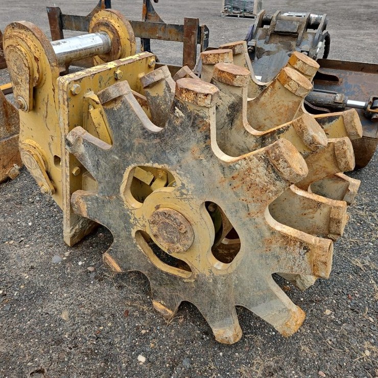 ROCKLAND 30" PADFOOT COMPACTOR WHEEL