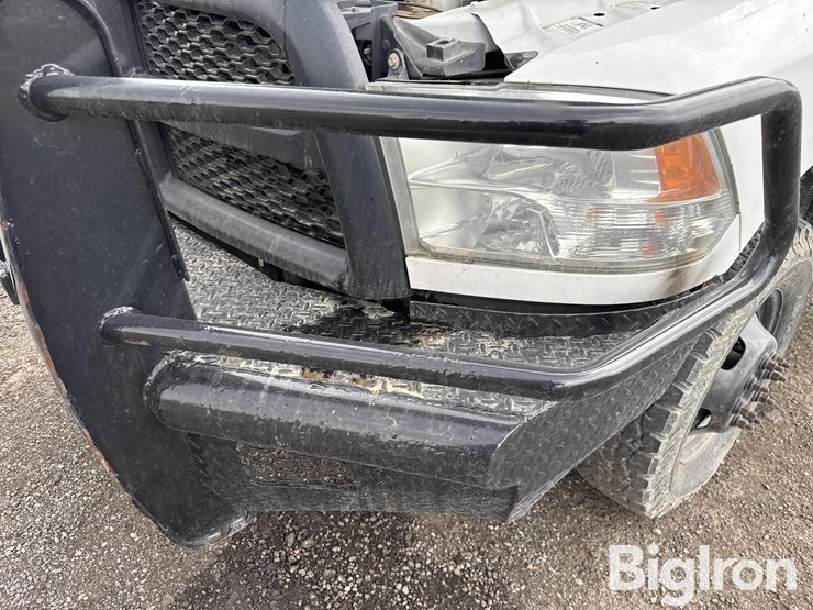 2014-ram-3500-4x4-crew-cab-flatbed-service-truck-image-17