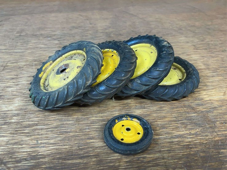 john-deere-16-image-8