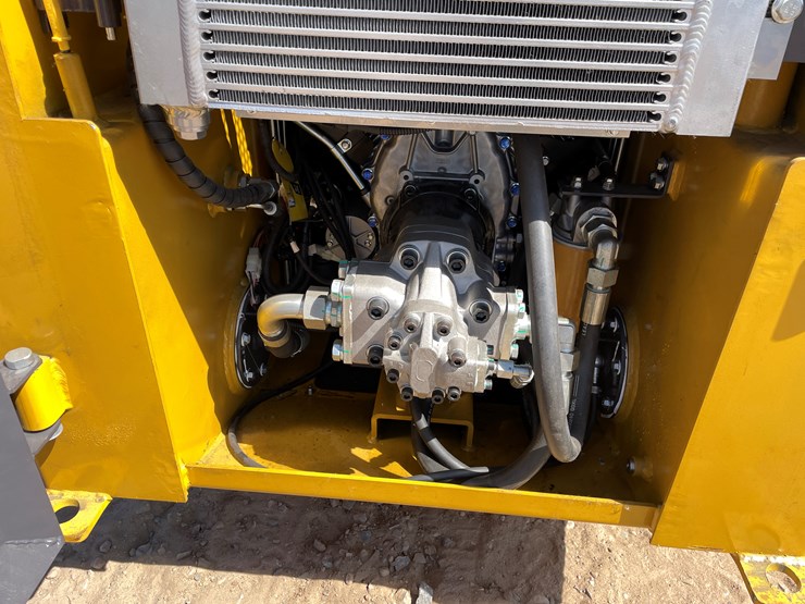 #9457-•-unused-2025-cfg-skid-steer-loader-image-16