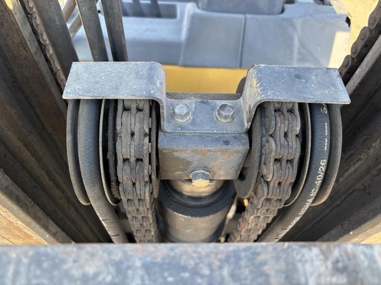 caterpillar-gc25-image-13