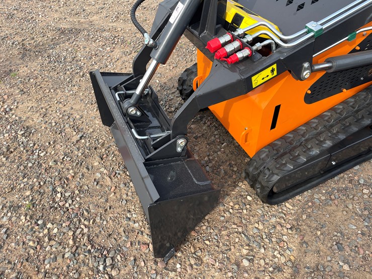 #9085-•-unused-2025-landhero-mini-skid-steer-loader-image-10