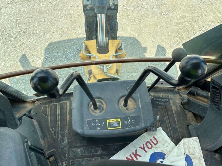 2018-deere-310l-image-13