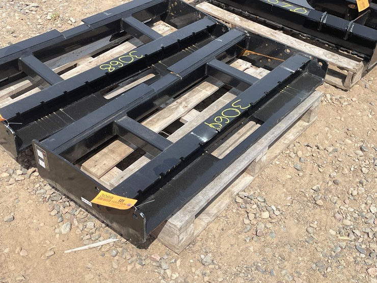 #3069-•-unused-2025-wolverine-pallet-fork-frame-attachment-image-1