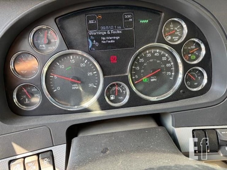 2022-kenworth-t880-image-9