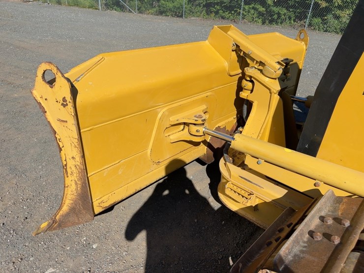 2011-caterpillar-d4k-xl-image-10