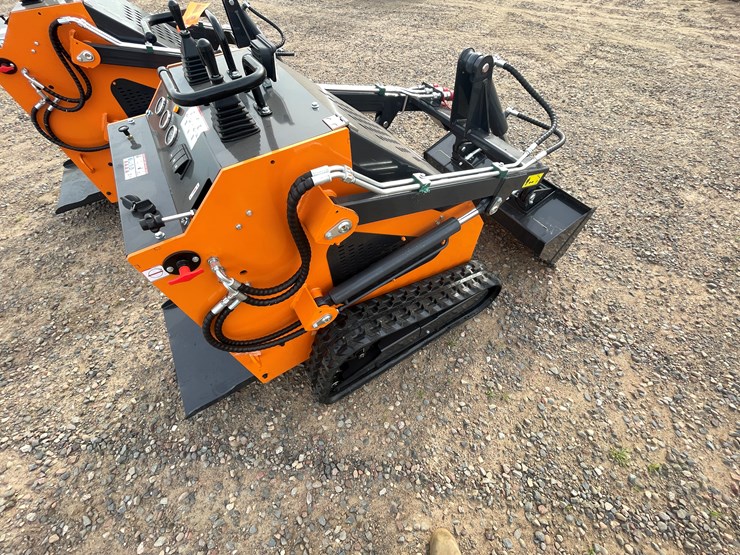 #9085-•-unused-2025-landhero-mini-skid-steer-loader-image-4