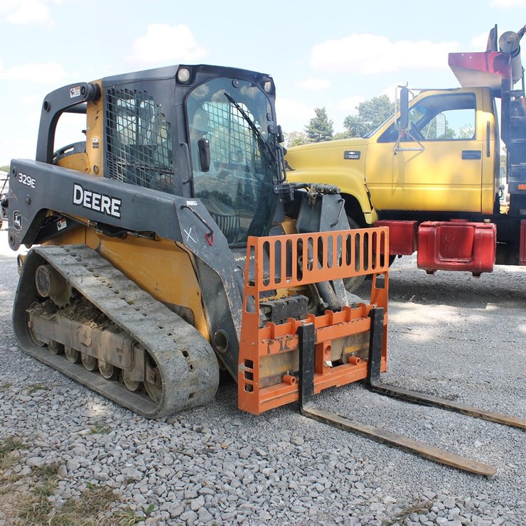 DEERE 329E