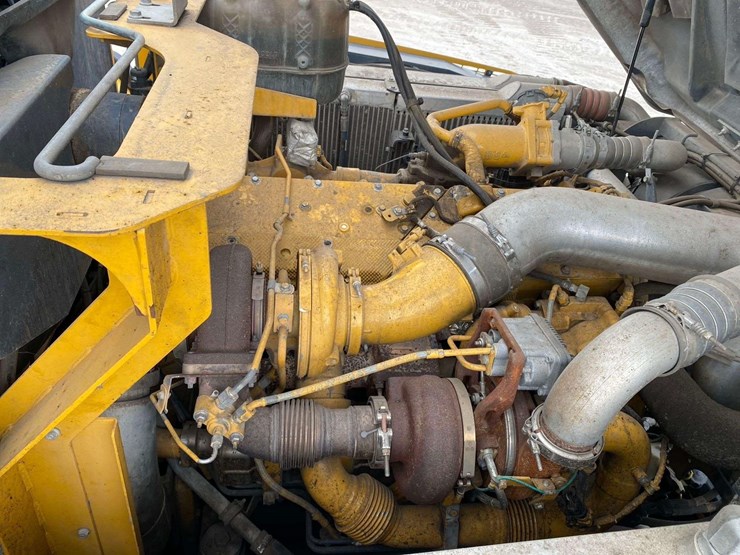2015-deere-410e-image-9