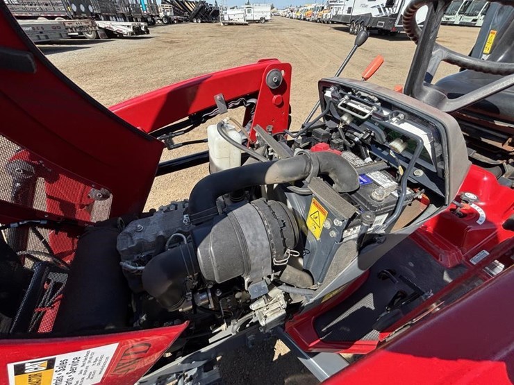 2017-massey-ferguson-gc1710-image-39