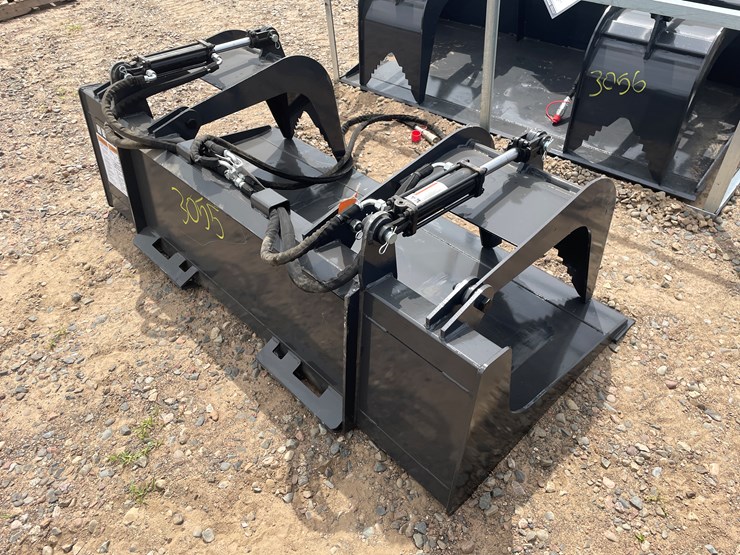 #3055-•-unused-2025-wolverine-skid-steer-grapple-bucket-attachment-image-2