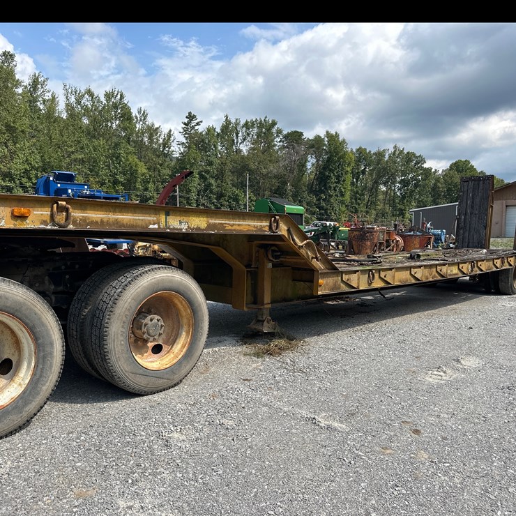 #86 • 45 ft Terra Tech TTLB 30-2H Low Boy Trailer with Hydraulic Ramps