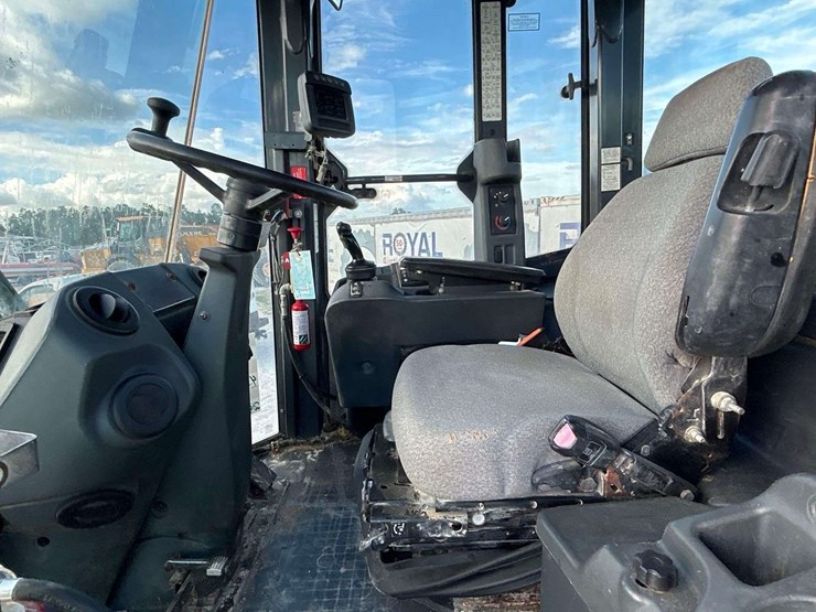2014-deere-644k-image-15