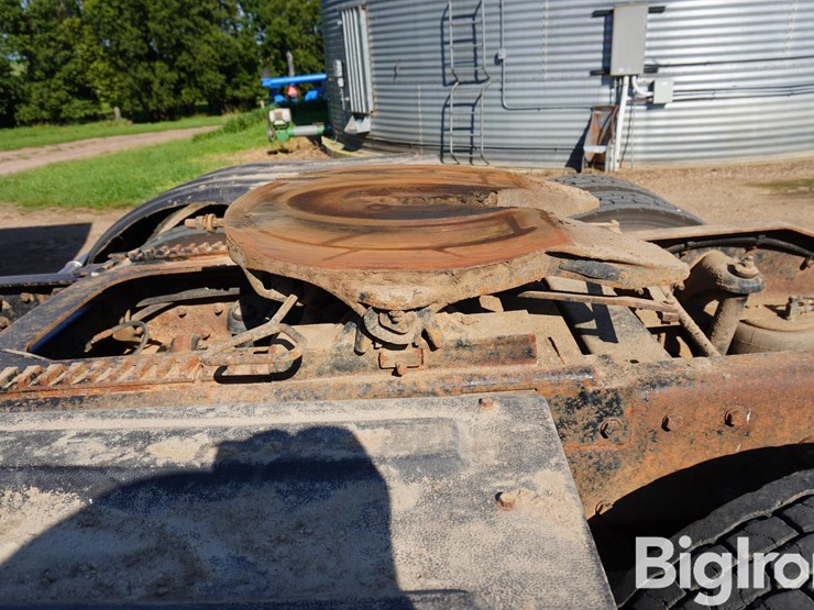 2003-peterbilt-379-image-10