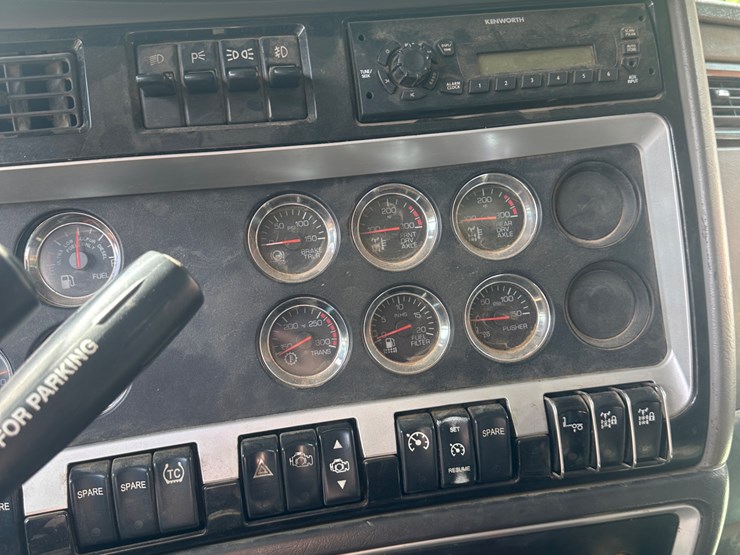 2009-kenworth-t800-image-11