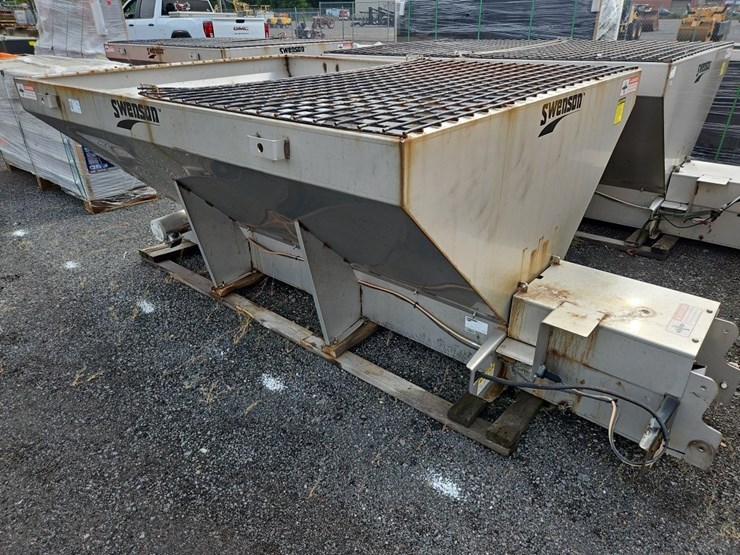 swenson-8'-stainless-steel-sand/salt-spreader-image-1