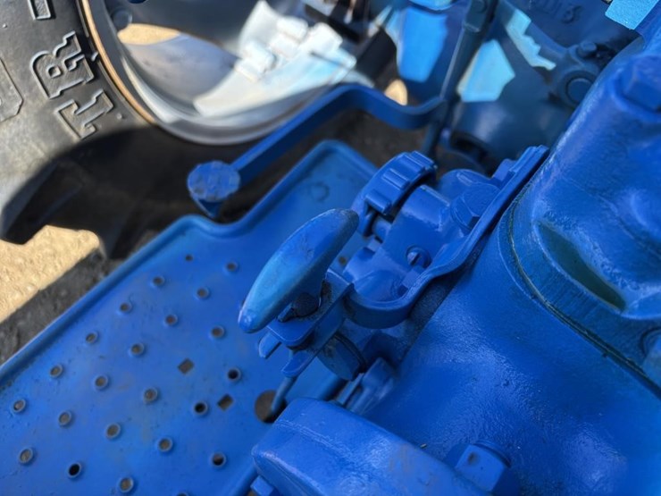 ford-2810-image-26