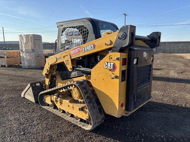 2021-caterpillar-249d3-image-4