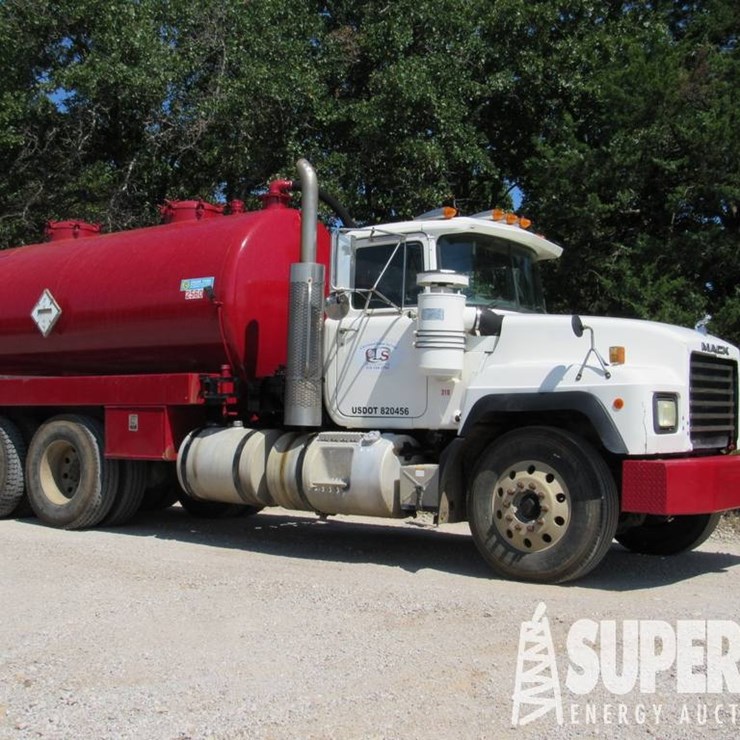 1998 MACK RD688S