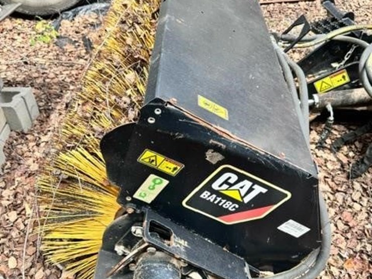 caterpillar-ba118c-hyd-broom-attachment-image-4