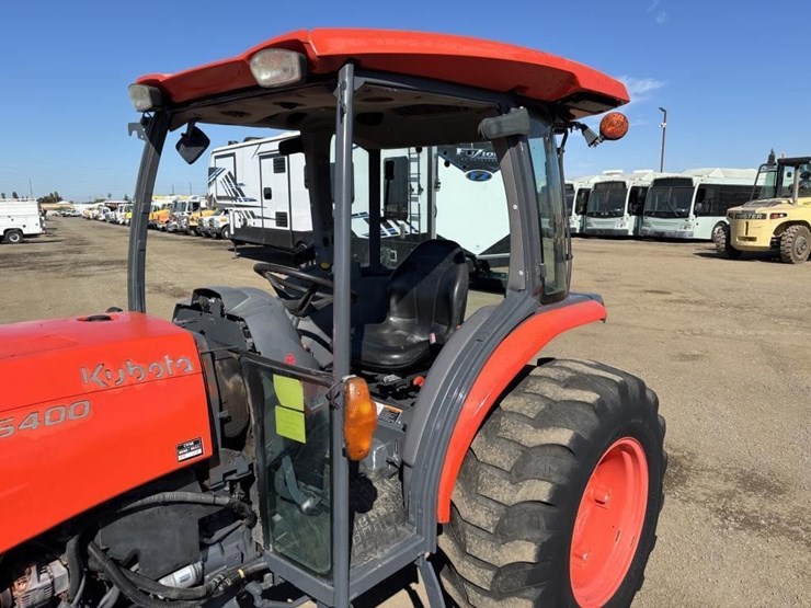 2019-kubota-mx5400-image-15