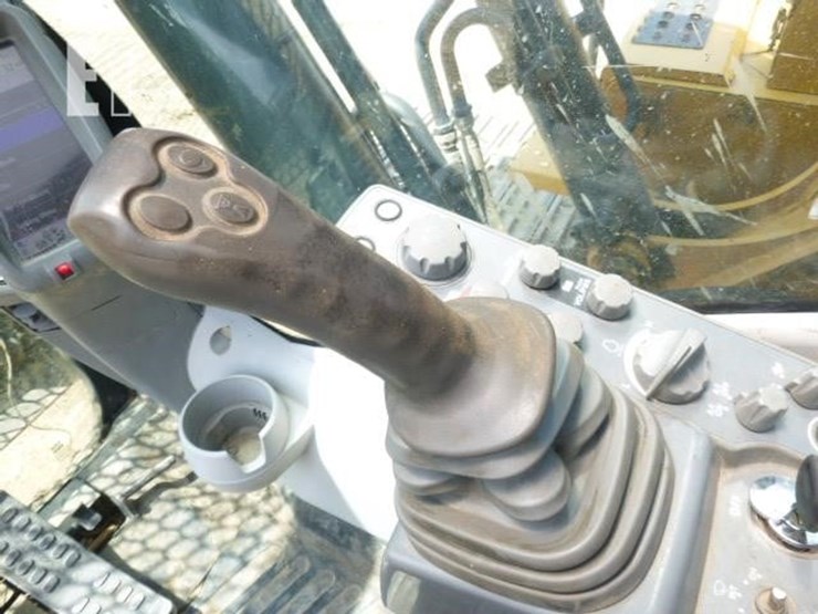 2017-deere-210g-lc-image-9