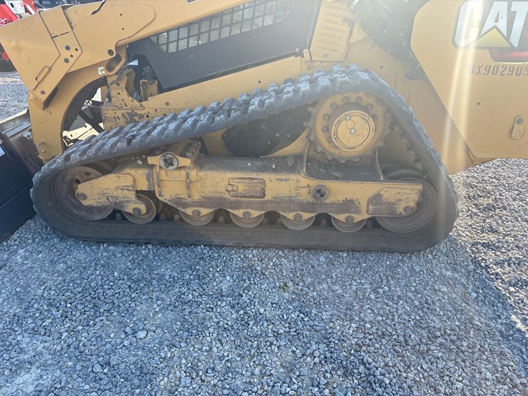 2021-caterpillar-299d3-image-7