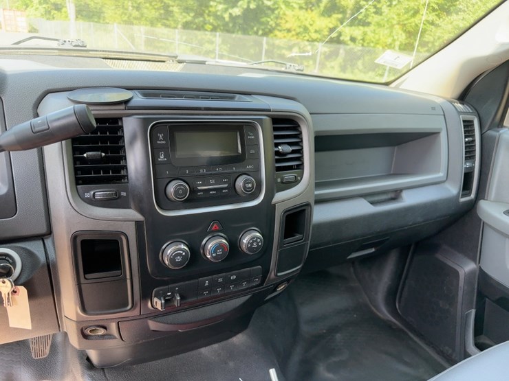 2016-dodge-ram-5500-image-22