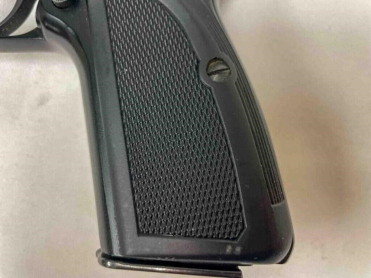 browning-hi-power-9mm-pistol-image-7