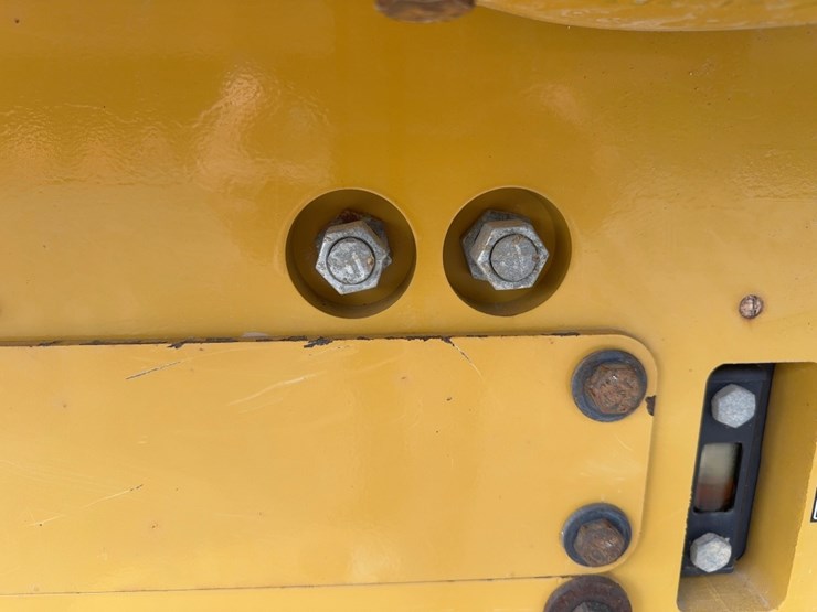 2016-caterpillar-d6k2-xl-image-23