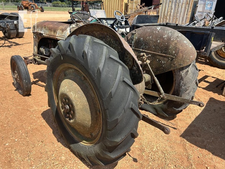 ford-8n-image-2