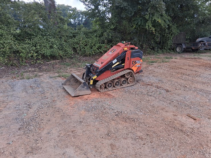 ditch-witch-sk800-image-1