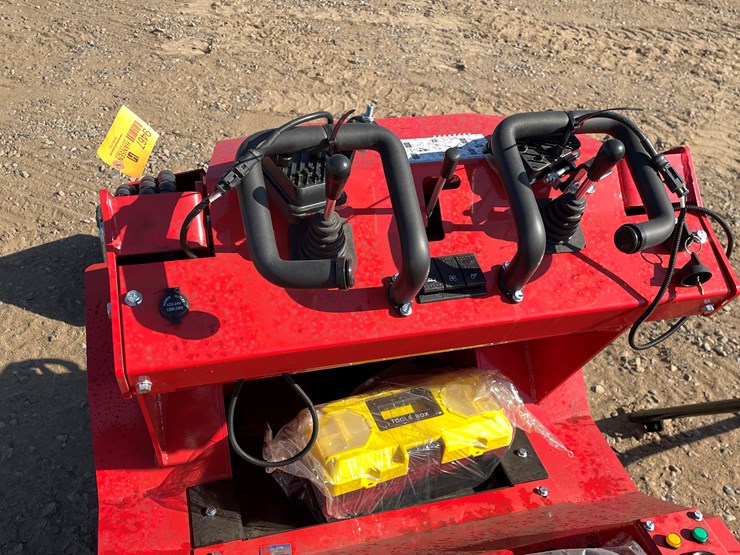 #9467-•-unused-2025-agt-excavator-image-14