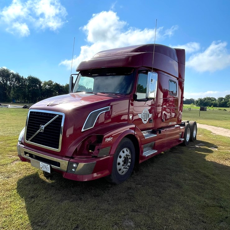 2011 UNKNOWN VOLVO