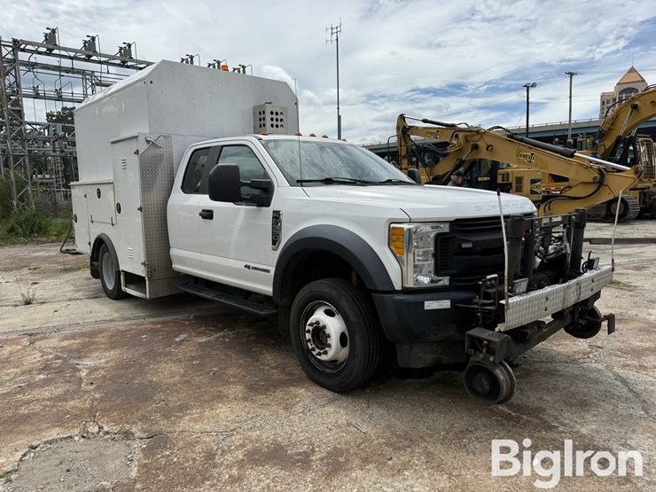 2017-ford-f550-xl-image-3