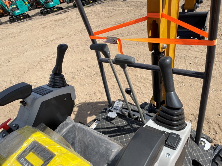 #9432-•-2025-unused-cfg-mini-excavator-image-6