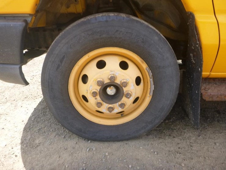 2008-ford-e450-image-17