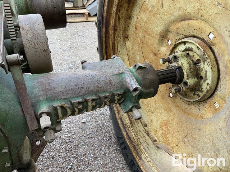 1944-john-deere-b-image-13