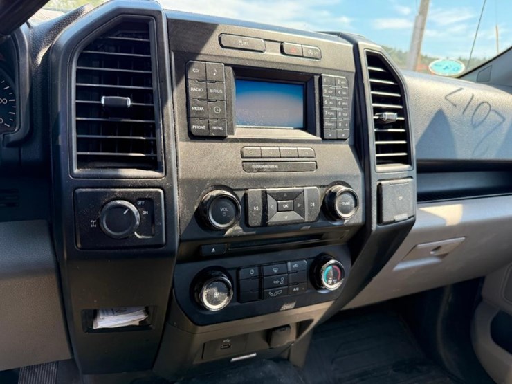 2017-ford-f150-xl-image-26