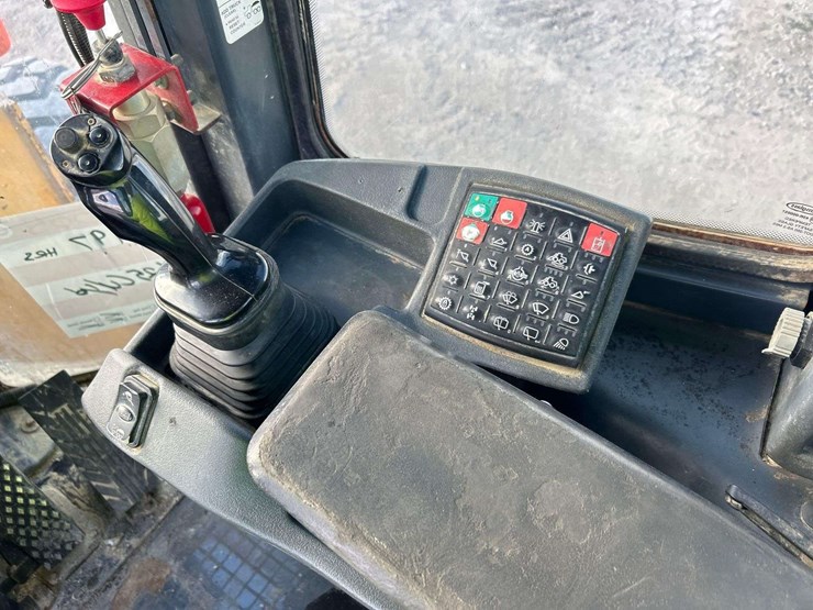 2014-deere-644k-image-17