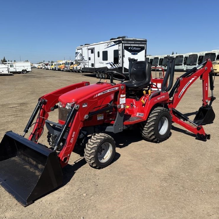 2017 MASSEY-FERGUSON GC1710