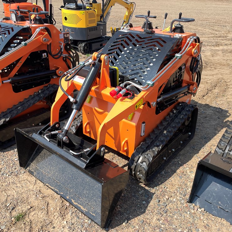 #9288 • Unused 2025 Landhero Mini Skid Steer Loader