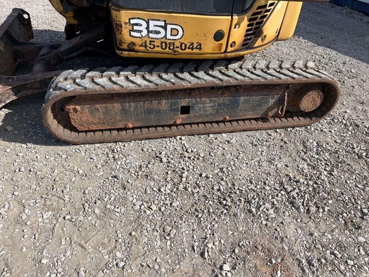 2013-deere-35d-image-23