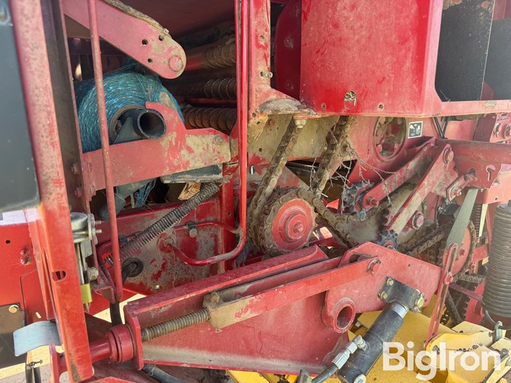 2014-new-holland-br7070-image-14